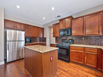 2104 Stansfield Dr, Roseville, CA 95747 Photo
