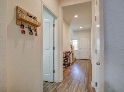 8320 Kossum Way, Elk Grove, CA 95624 Photo