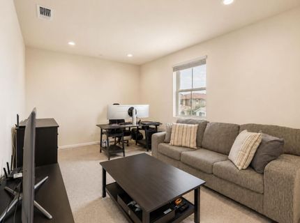270 E Phelps Dr, Mountain House, CA 95391 Photo