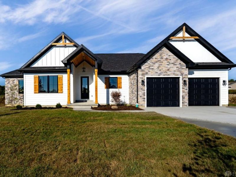 755 Lake Bluff Court, Lebanon, OH 45036 Photo 1