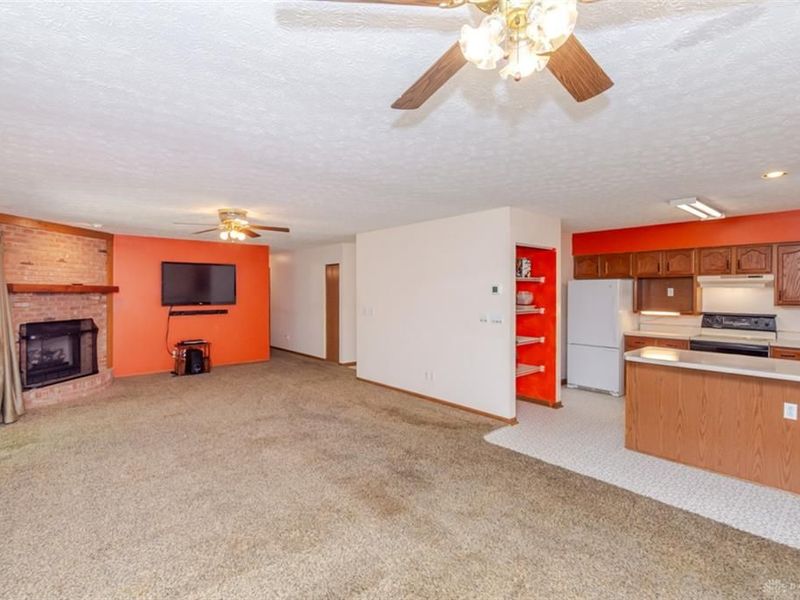 519 Lakengren Drive, Eaton, OH 45320 Photo 6