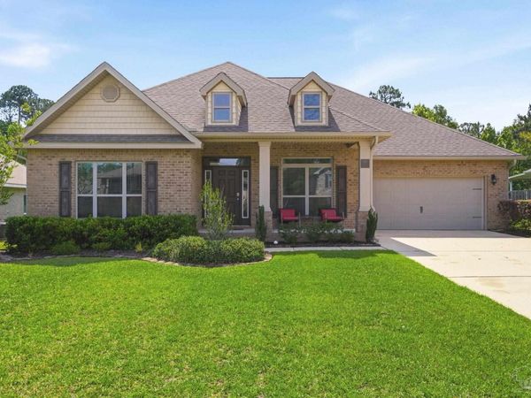 866 Jesse Dr, Cantonment, FL 32533