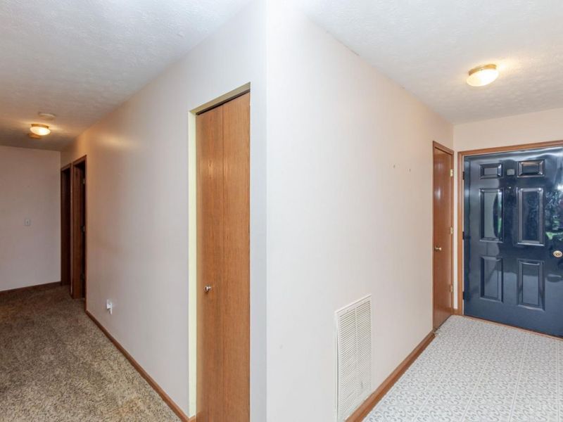 519 Lakengren Drive, Eaton, OH 45320 Photo 4