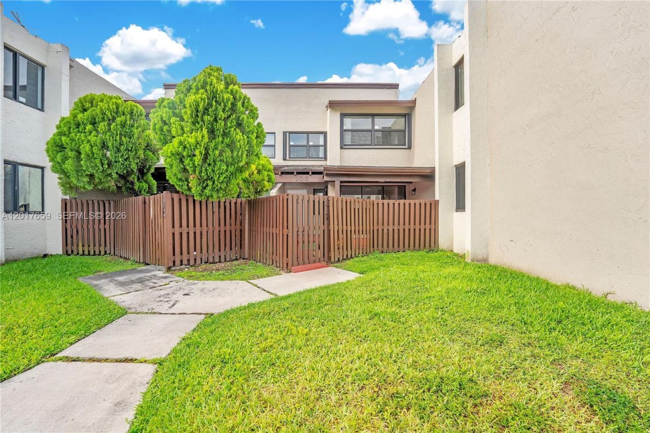 10296 NW 9th St Cir, Unit 103, Miami, FL 33172 Photo