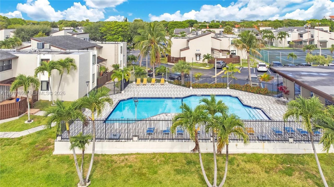 10296 NW 9th St Cir, Unit 103, Miami, FL 33172 Photo