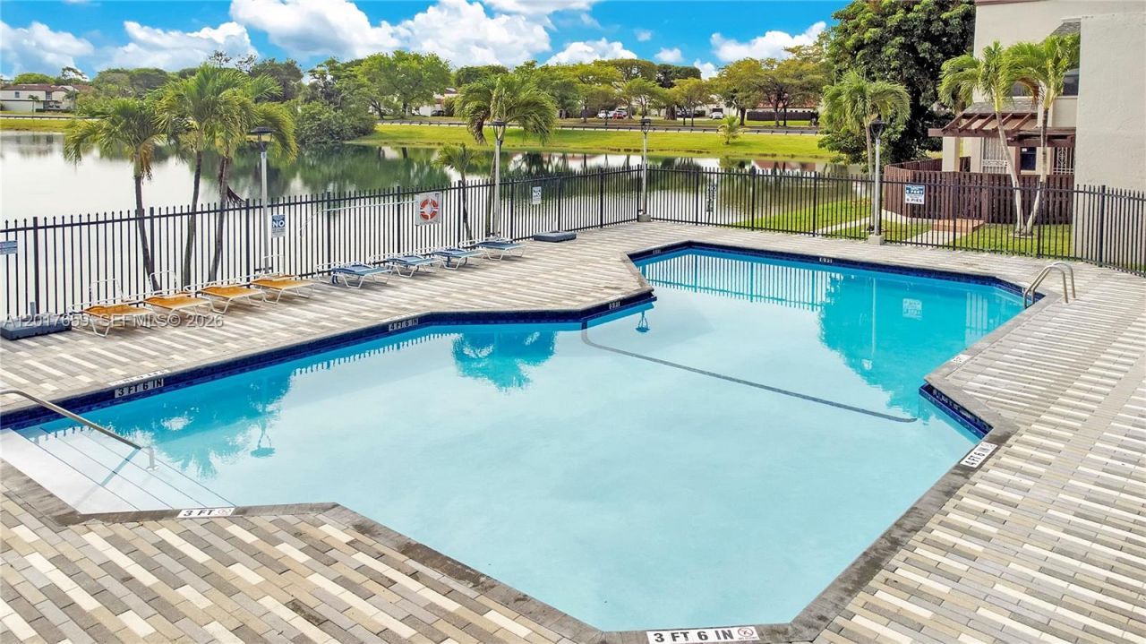 10296 NW 9th St Cir, Unit 103, Miami, FL 33172 Photo