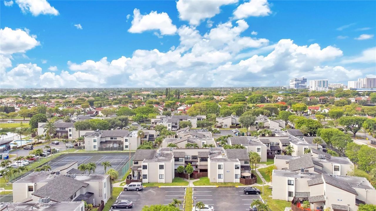 10296 NW 9th St Cir, Unit 103, Miami, FL 33172 Photo