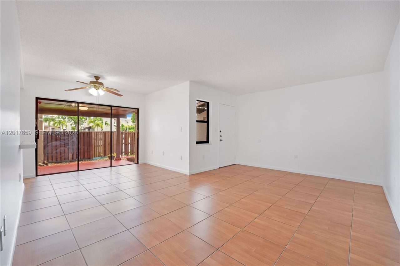 10296 NW 9th St Cir, Unit 103, Miami, FL 33172 Photo