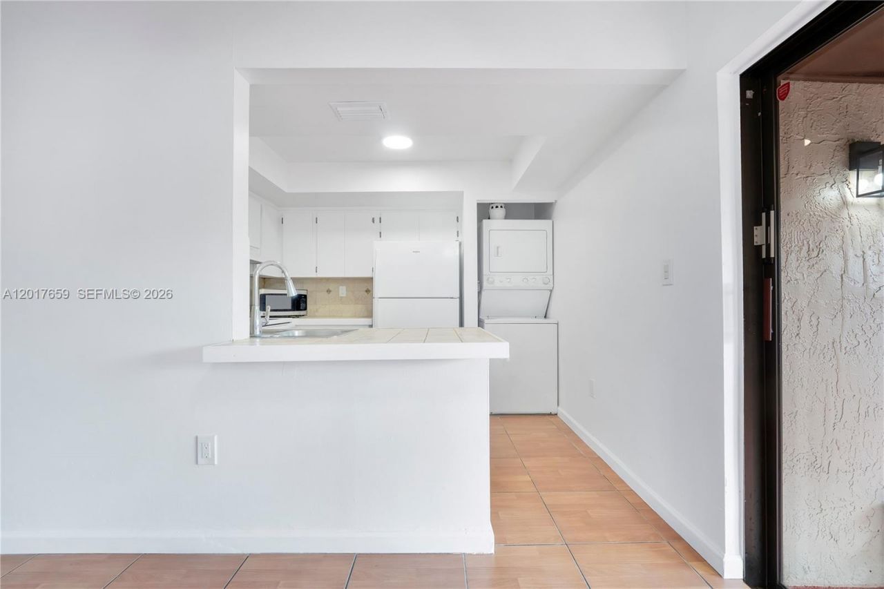10296 NW 9th St Cir, Unit 103, Miami, FL 33172 Photo