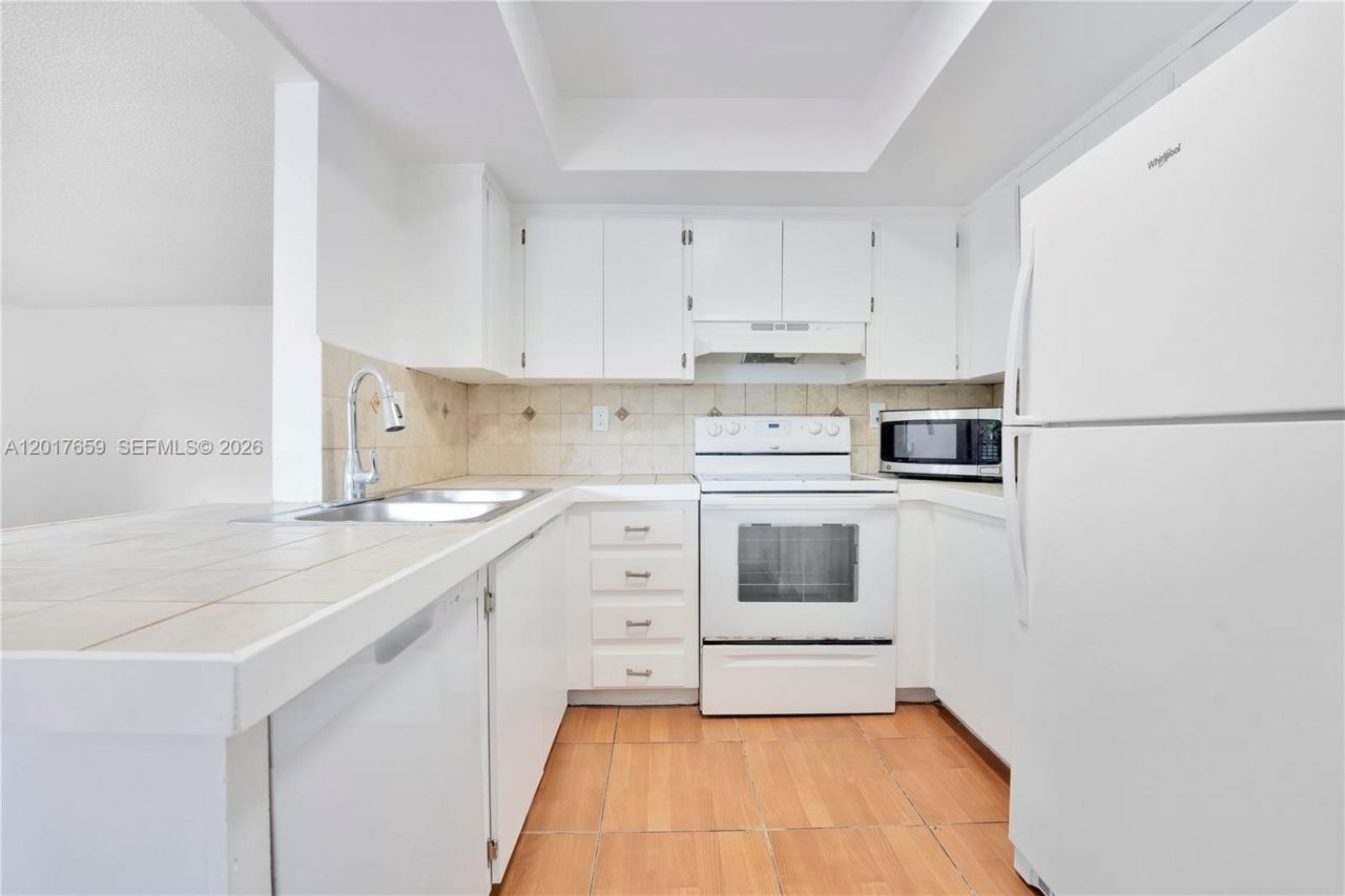 10296 NW 9th St Cir, Unit 103, Miami, FL 33172 Photo
