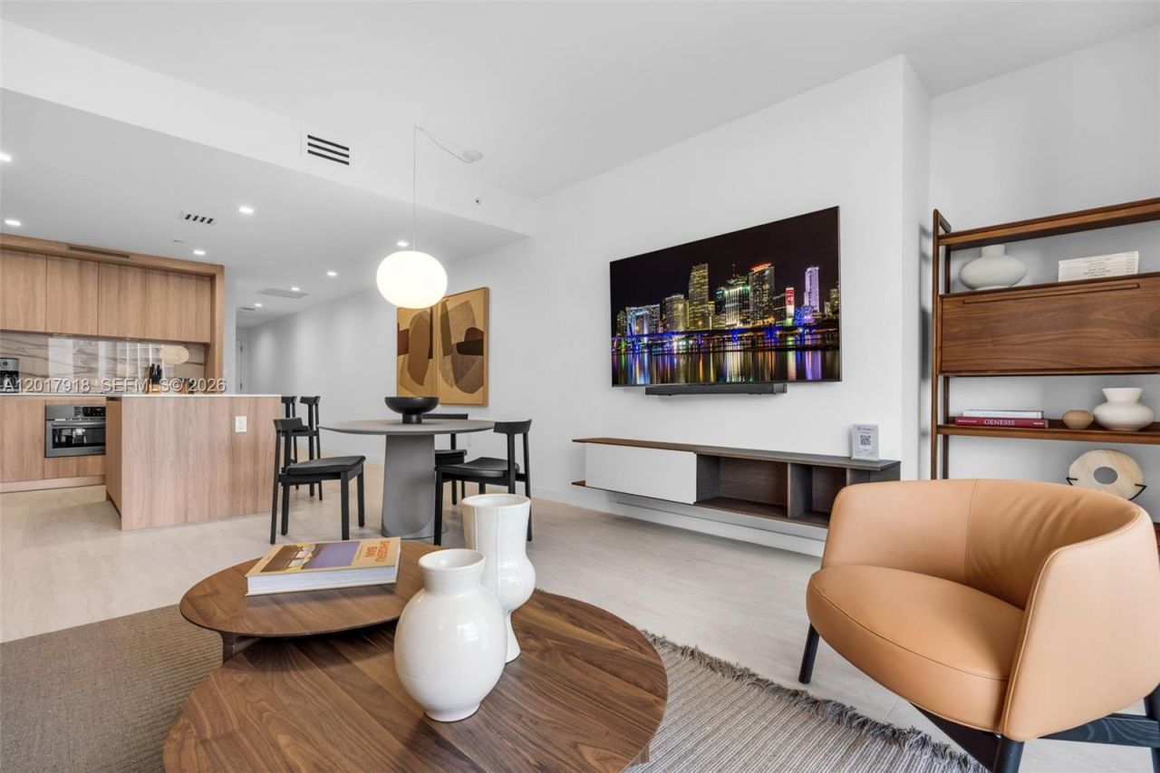 77 SE 5 , Unit 1601, Miami, FL 33131 Photo