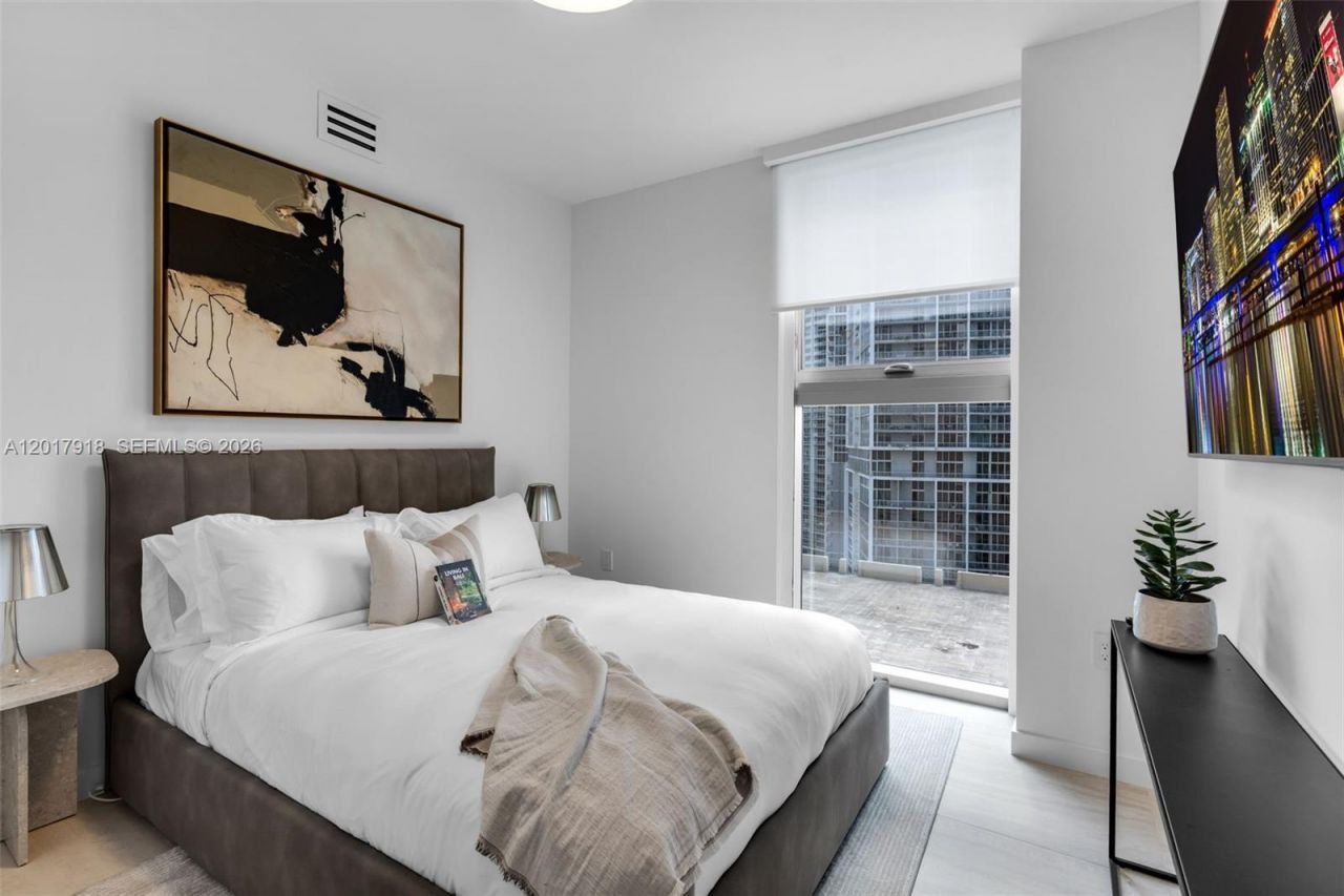 77 SE 5 , Unit 1601, Miami, FL 33131 Photo