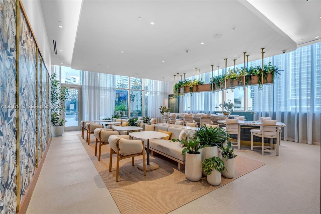 77 SE 5 , Unit 1601, Miami, FL 33131 Photo
