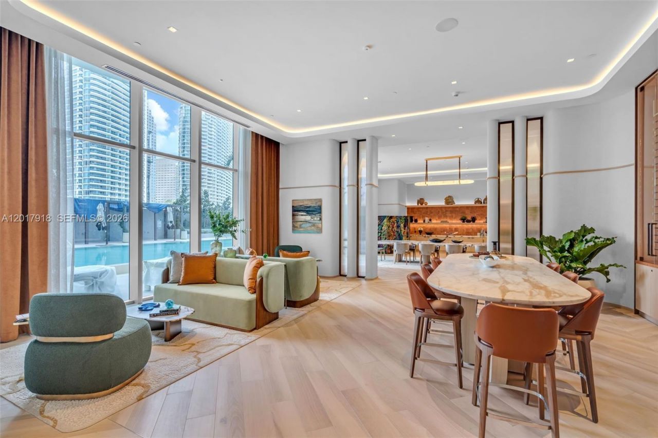 77 SE 5 , Unit 1601, Miami, FL 33131 Photo
