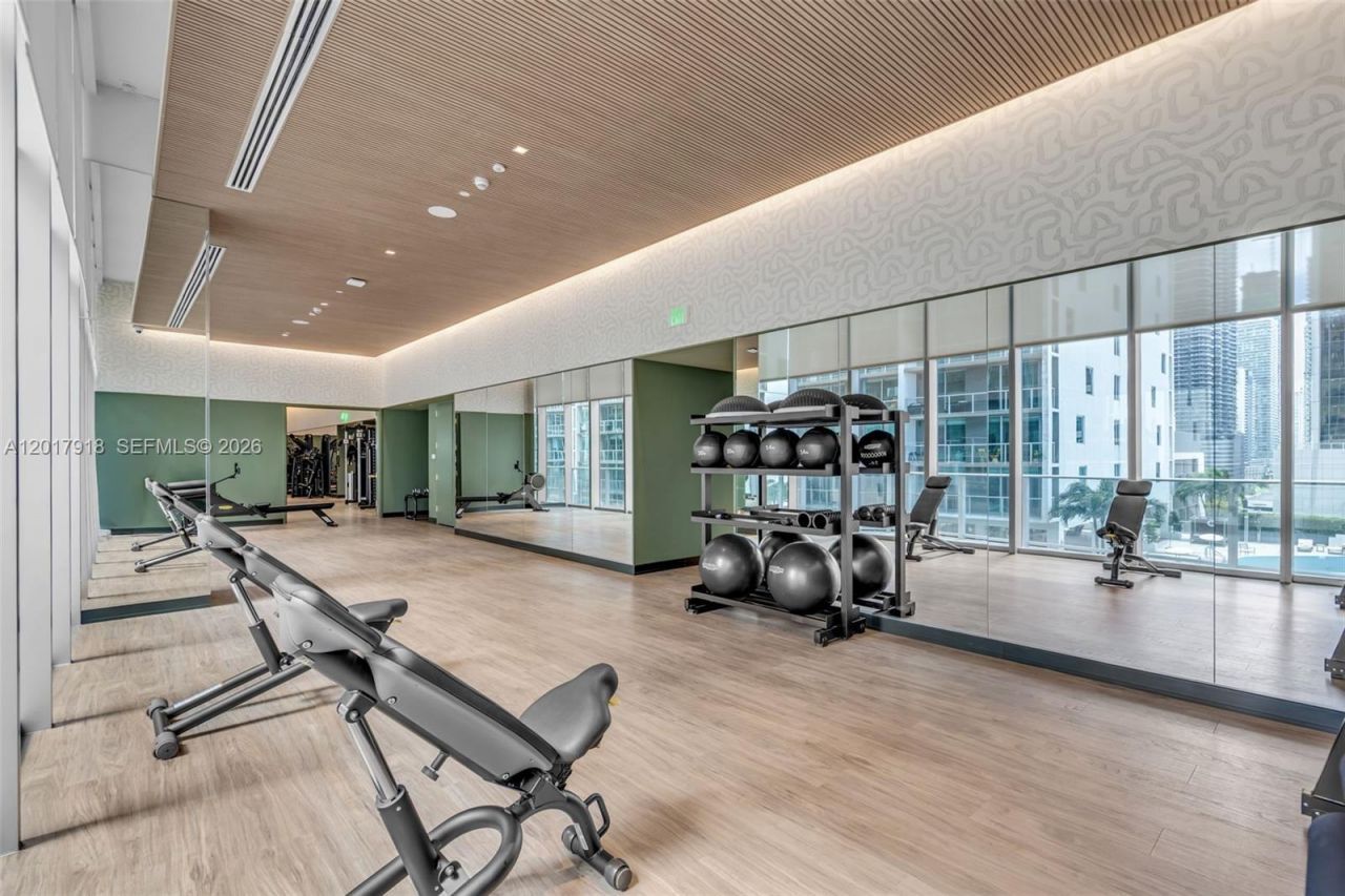 77 SE 5 , Unit 1601, Miami, FL 33131 Photo