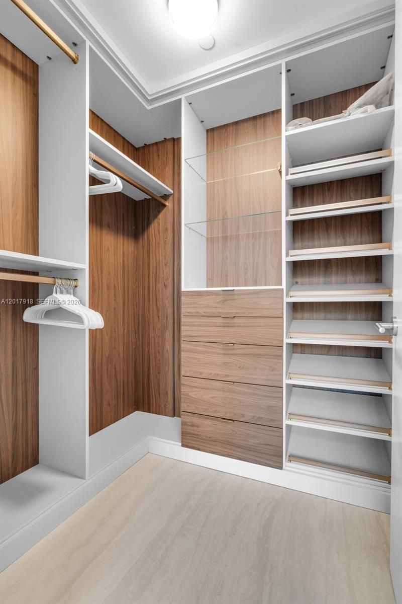 77 SE 5 , Unit 1601, Miami, FL 33131 Photo