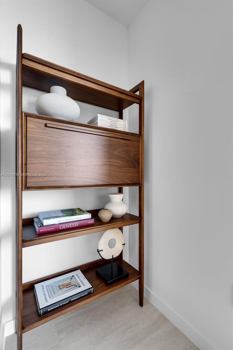 77 SE 5 , Unit 1601, Miami, FL 33131 Photo