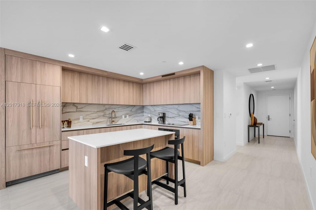 77 SE 5 , Unit 1601, Miami, FL 33131 Photo