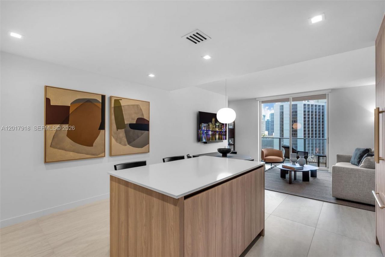 77 SE 5 , Unit 1601, Miami, FL 33131 Photo