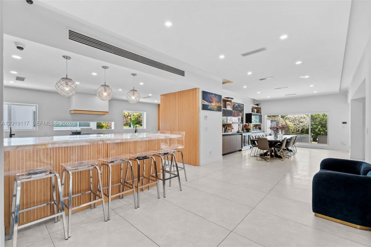 3748 Prairie Ave, Miami Beach, FL 33140 Photo