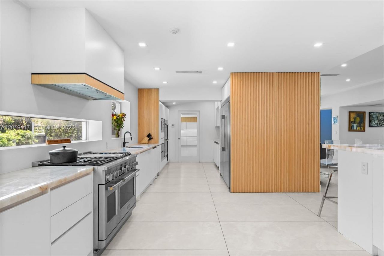 3748 Prairie Ave, Miami Beach, FL 33140 Photo