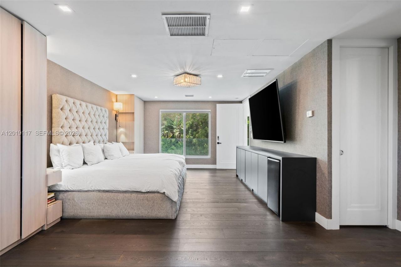 3748 Prairie Ave, Miami Beach, FL 33140 Photo