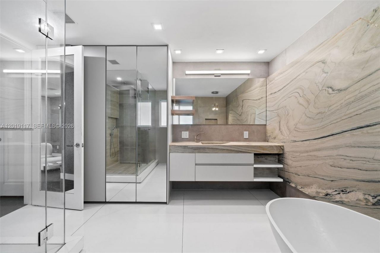 3748 Prairie Ave, Miami Beach, FL 33140 Photo