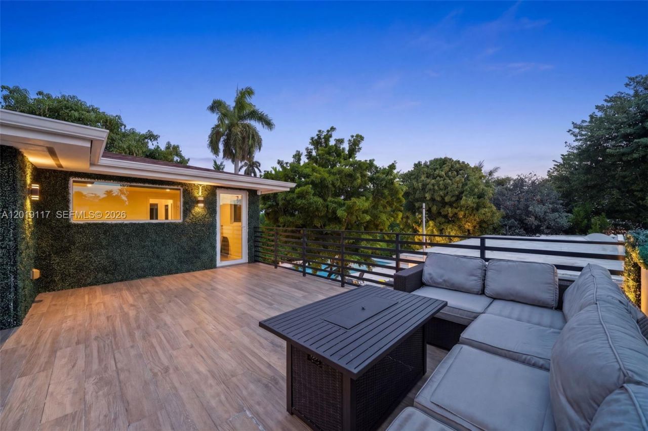 3748 Prairie Ave, Miami Beach, FL 33140 Photo