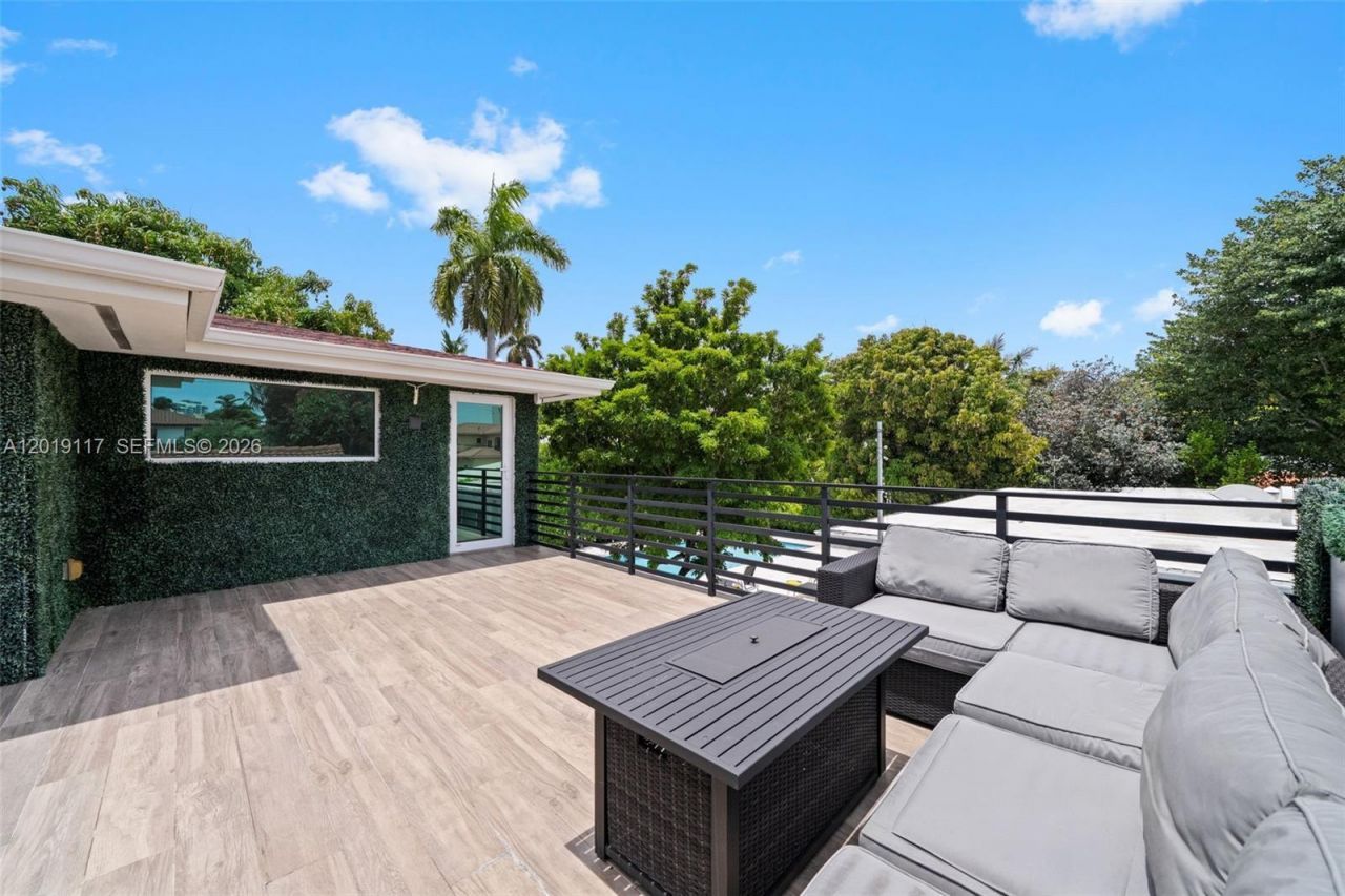 3748 Prairie Ave, Miami Beach, FL 33140 Photo