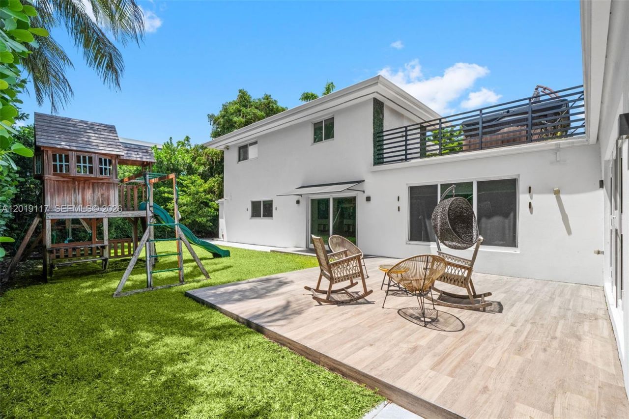 3748 Prairie Ave, Miami Beach, FL 33140 Photo