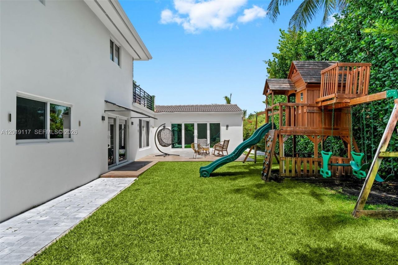 3748 Prairie Ave, Miami Beach, FL 33140 Photo