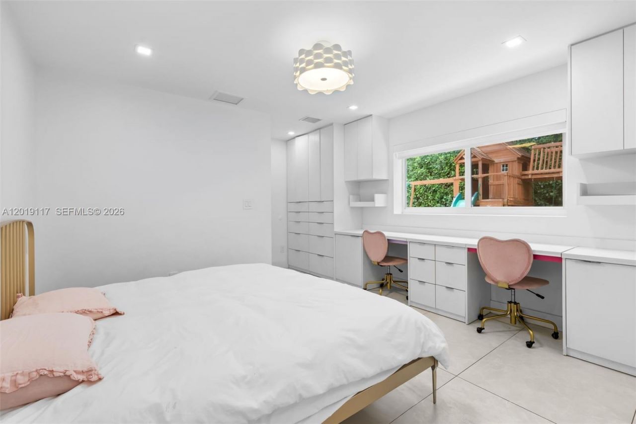3748 Prairie Ave, Miami Beach, FL 33140 Photo