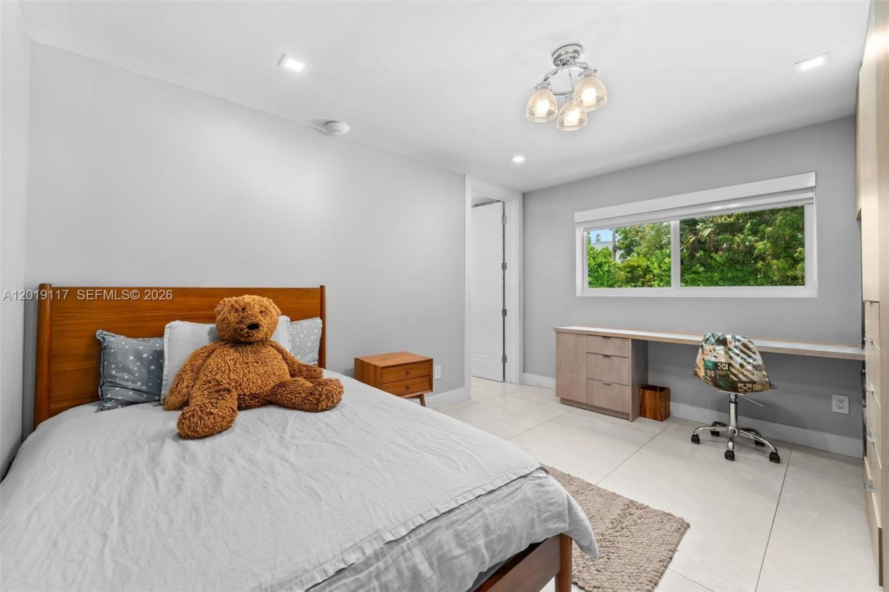 3748 Prairie Ave, Miami Beach, FL 33140 Photo