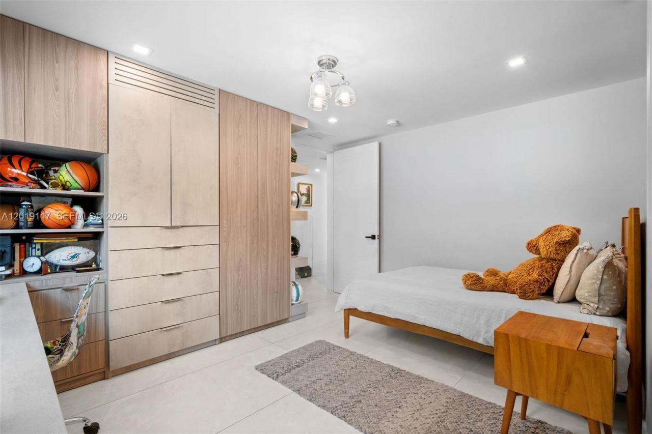 3748 Prairie Ave, Miami Beach, FL 33140 Photo