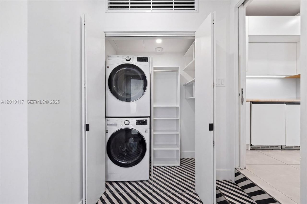 3748 Prairie Ave, Miami Beach, FL 33140 Photo