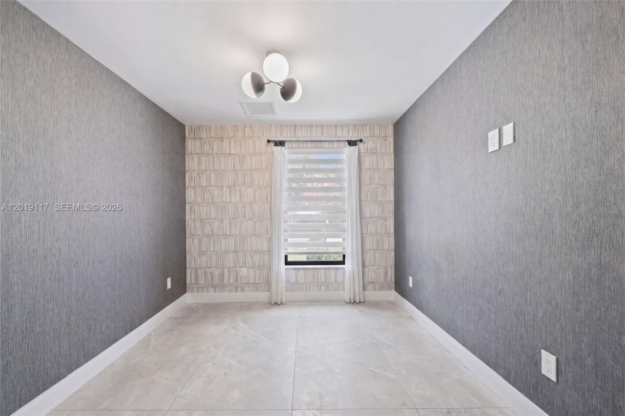 3748 Prairie Ave, Miami Beach, FL 33140 Photo