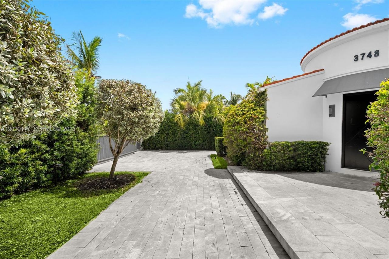 3748 Prairie Ave, Miami Beach, FL 33140 Photo