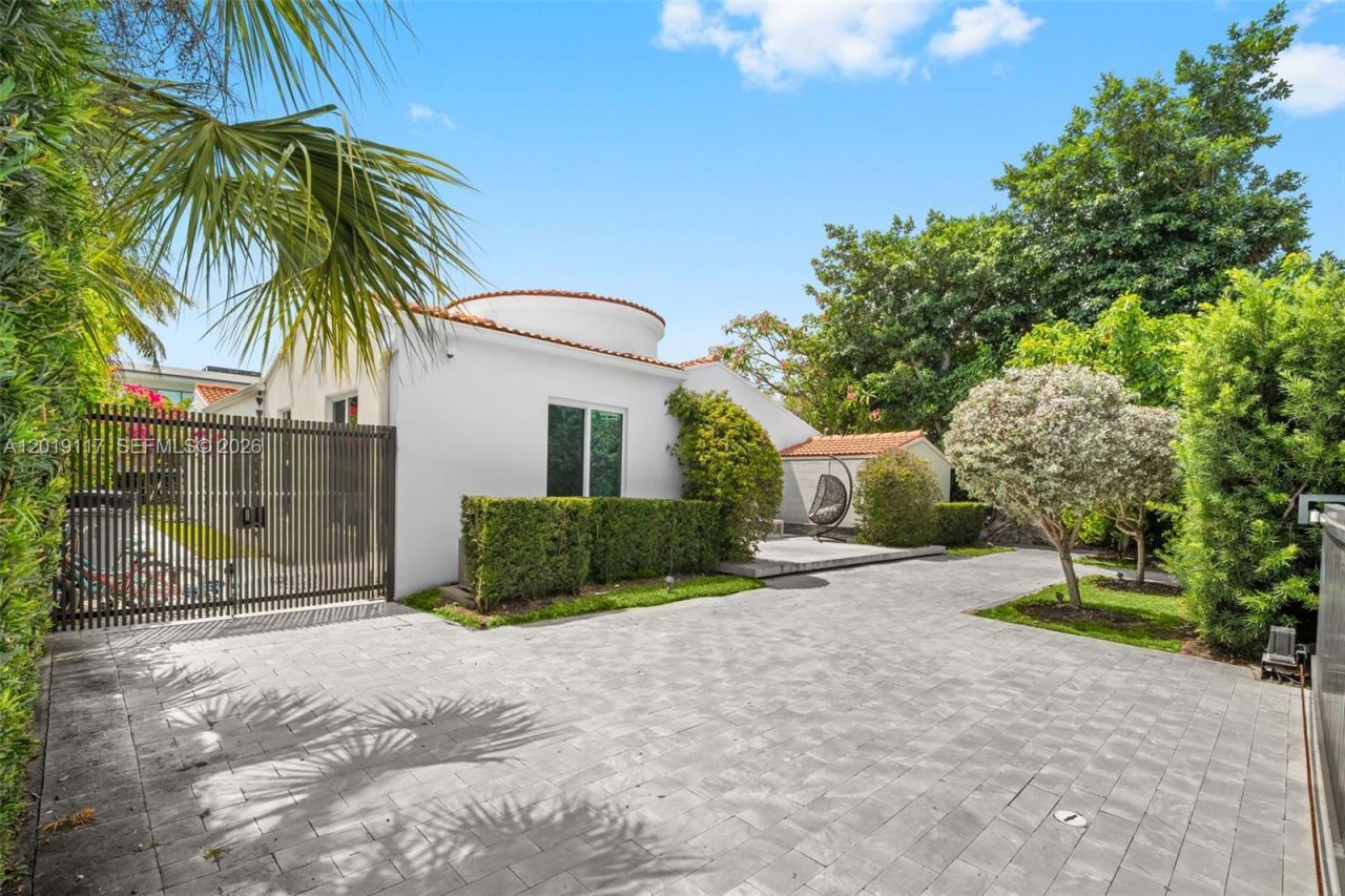 3748 Prairie Ave, Miami Beach, FL 33140 Photo