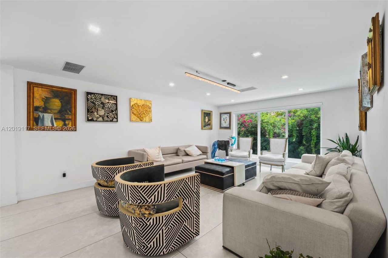 3748 Prairie Ave, Miami Beach, FL 33140 Photo