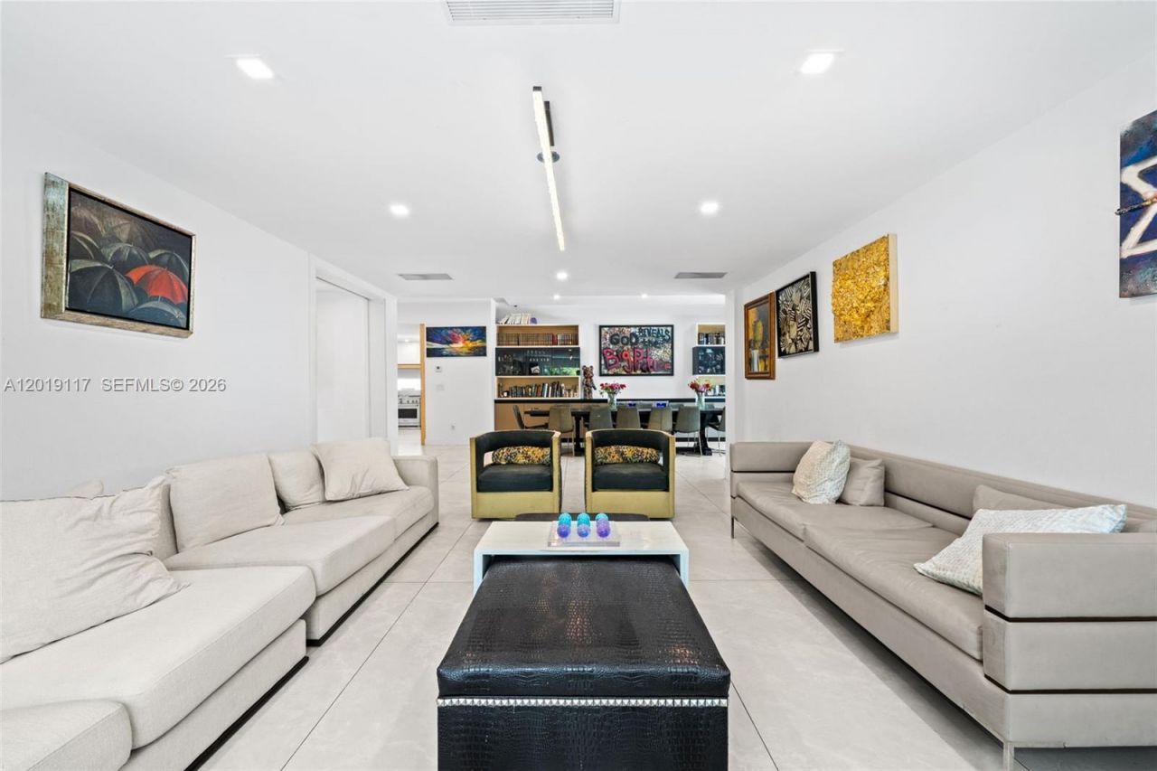 3748 Prairie Ave, Miami Beach, FL 33140 Photo