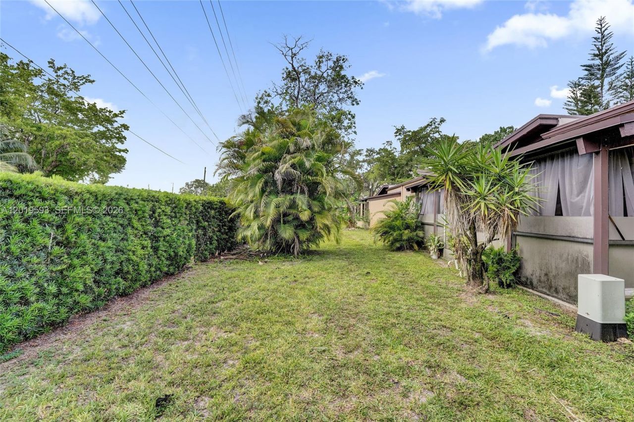 123 Briarwood Cir, Unit 2-5, Hollywood, FL 33024 Photo