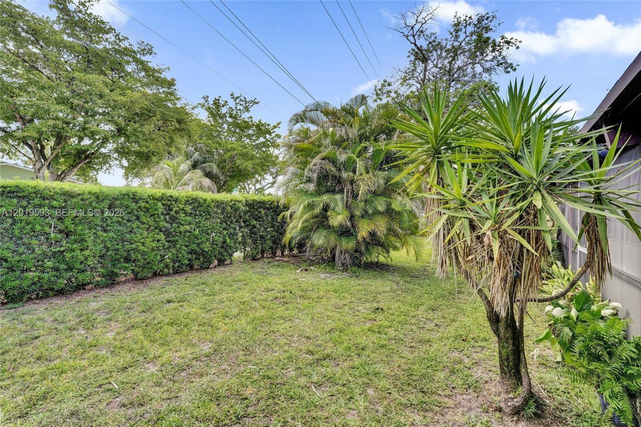 123 Briarwood Cir, Unit 2-5, Hollywood, FL 33024 Photo