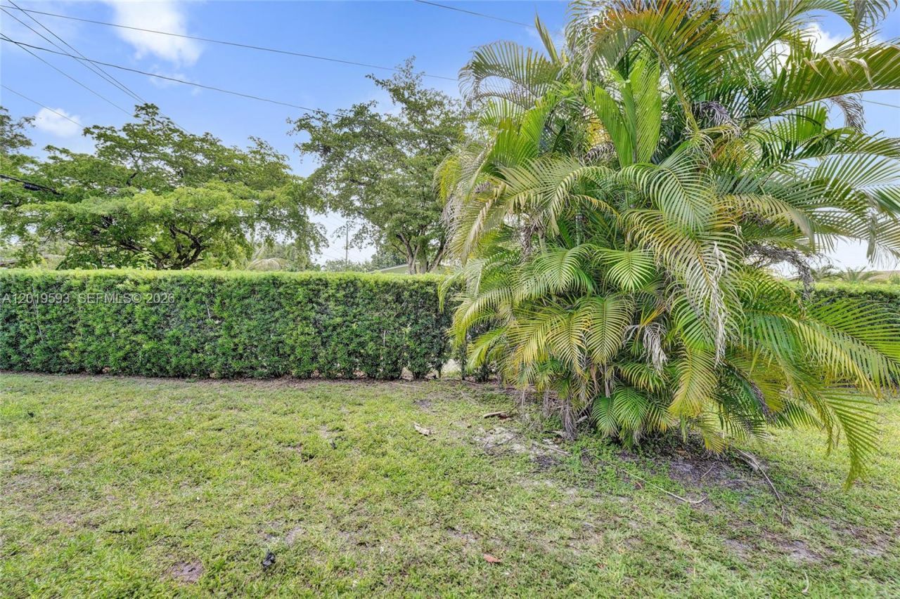 123 Briarwood Cir, Unit 2-5, Hollywood, FL 33024 Photo