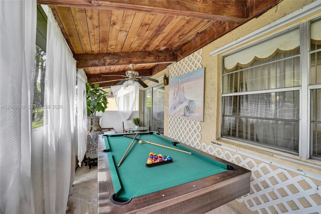 123 Briarwood Cir, Unit 2-5, Hollywood, FL 33024 Photo