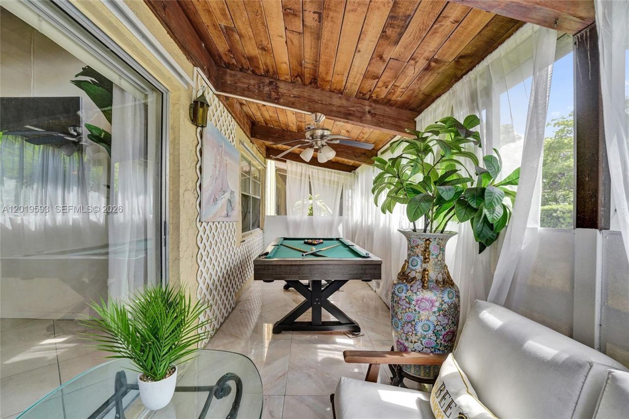 123 Briarwood Cir, Unit 2-5, Hollywood, FL 33024 Photo