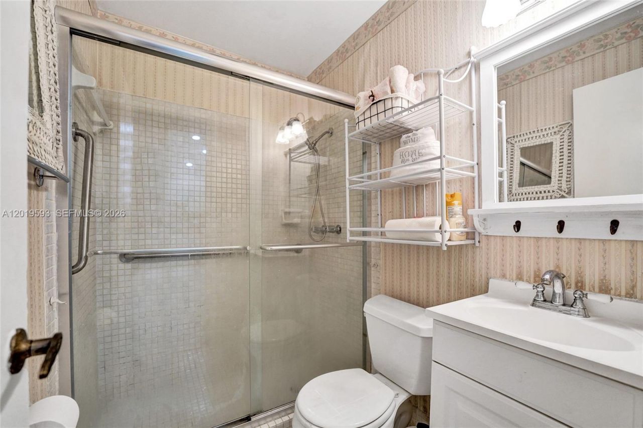 123 Briarwood Cir, Unit 2-5, Hollywood, FL 33024 Photo