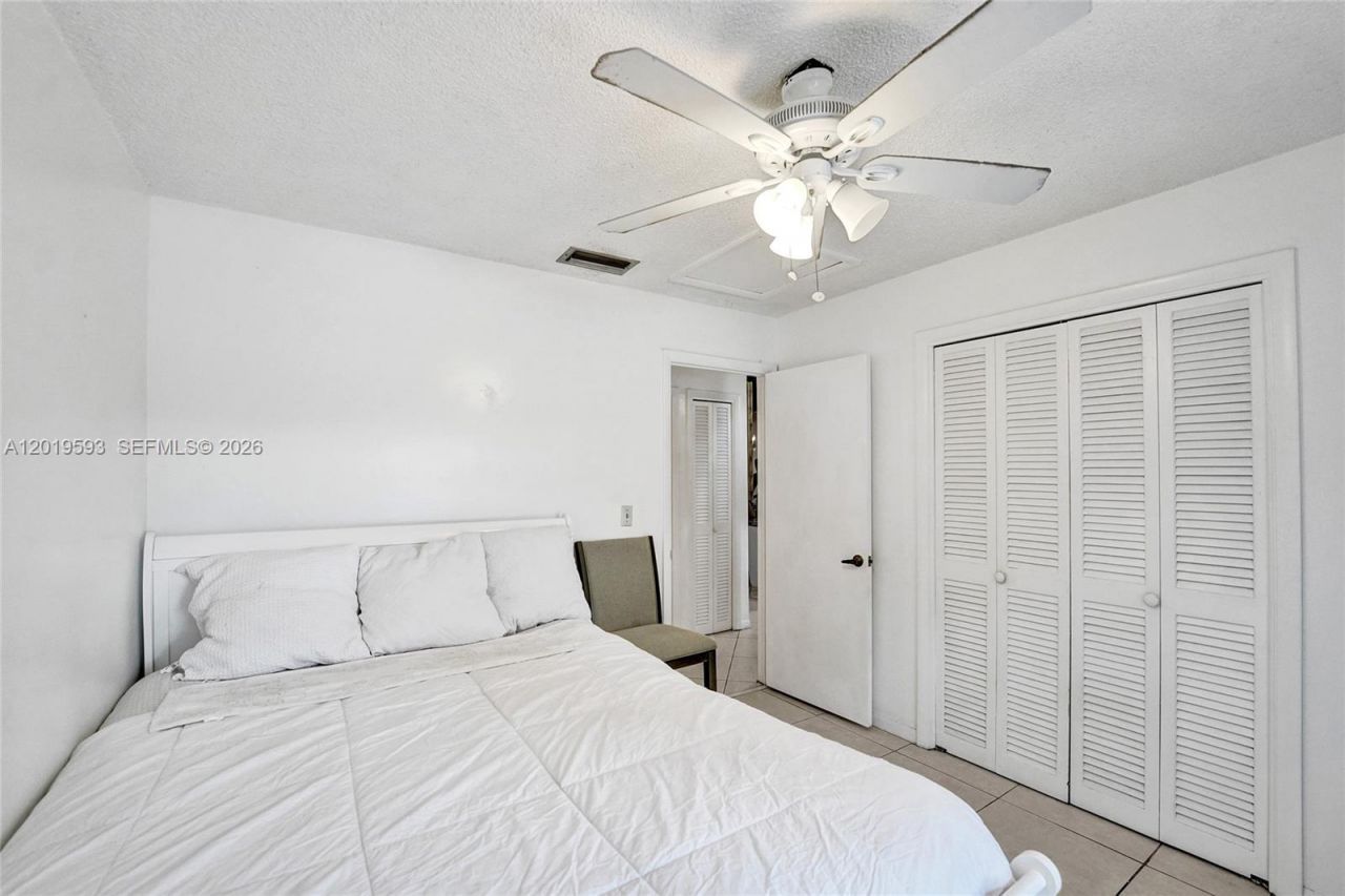 123 Briarwood Cir, Unit 2-5, Hollywood, FL 33024 Photo