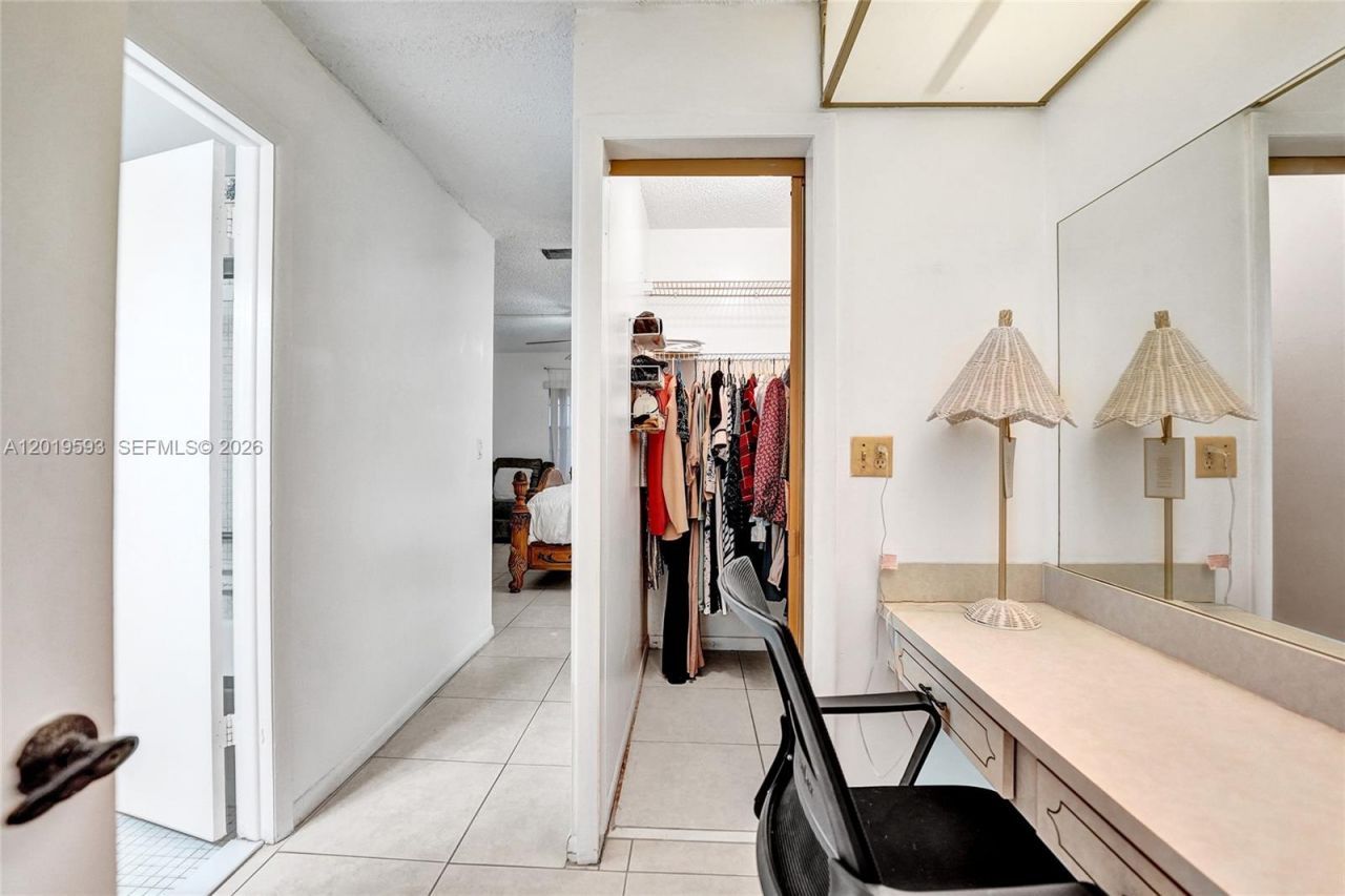 123 Briarwood Cir, Unit 2-5, Hollywood, FL 33024 Photo