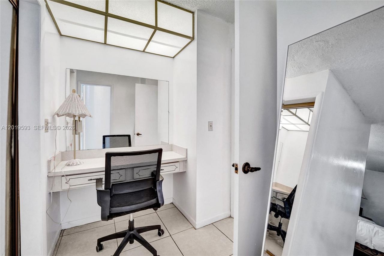 123 Briarwood Cir, Unit 2-5, Hollywood, FL 33024 Photo