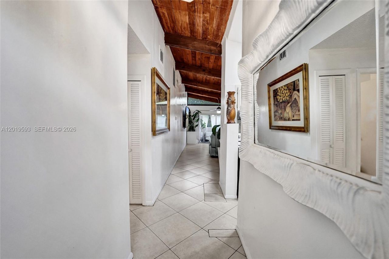 123 Briarwood Cir, Unit 2-5, Hollywood, FL 33024 Photo